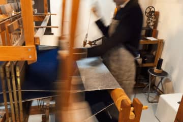 岡山是國產牛仔褲的發源地，也是全球最大的國產牛仔布生產地。