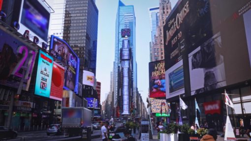 【影片】不夜城中的寧靜：三星大型商用顯示器為紐約時報廣場注入自然氛圍