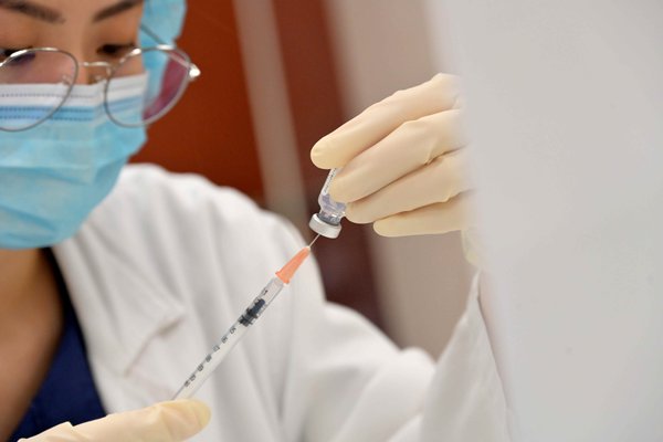 新冠疫苗累計接種逾815萬劑