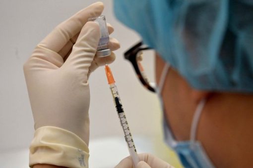 新冠疫苗累計接種逾831萬劑