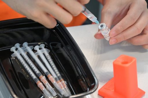 新冠疫苗累計接種逾871萬劑
