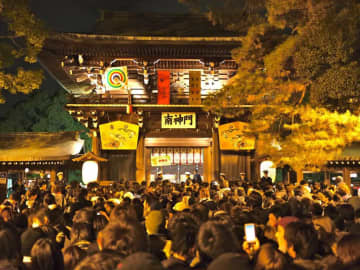【日本新年】初詣是什麼？人山人海的神社寺廟祈求今年也是美好的一年