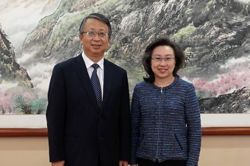 楊何蓓茵繼續訪問北京
