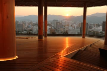 【廣島絕景】從「hiroshima-orizuru-tower」展望台看到的絕美景色，只有在這裡才能看到≪魔法時刻≫